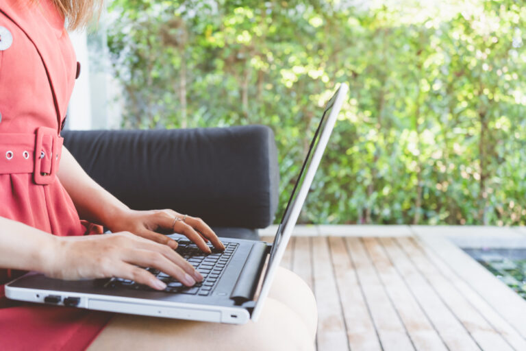 Homeoffice im Wintergarten: Arbeiten mit Blick ins Grüne